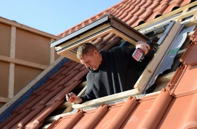 Pose de fenêtres de toit Velux à Domvallier